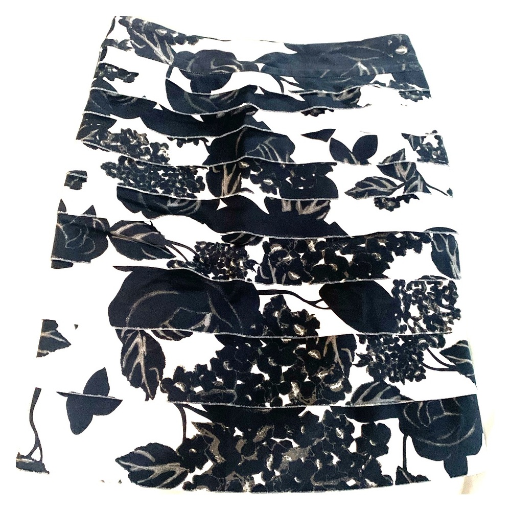 White House black market pencil skirt